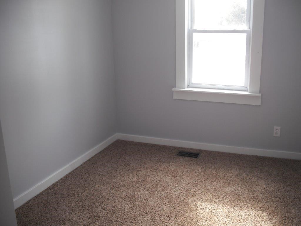 422 McBarnes Street Decatur, IN 46733 - Photo 10 of 16