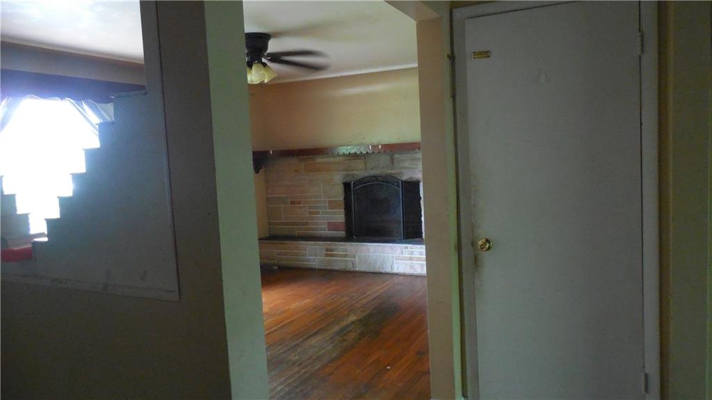 1555 Old Princeton Road New Castle, PA 16101 - Photo 12 of 25 View into living room