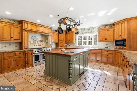 $1,699,000 | 907 Lorien Drive, Ambler, PA 19002