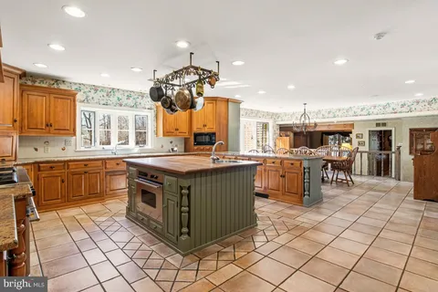 $1,699,000 | 907 Lorien Drive, Ambler, PA 19002