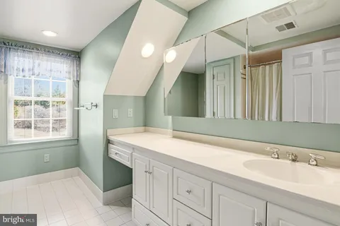 $1,699,000 | 907 Lorien Drive, Ambler, PA 19002