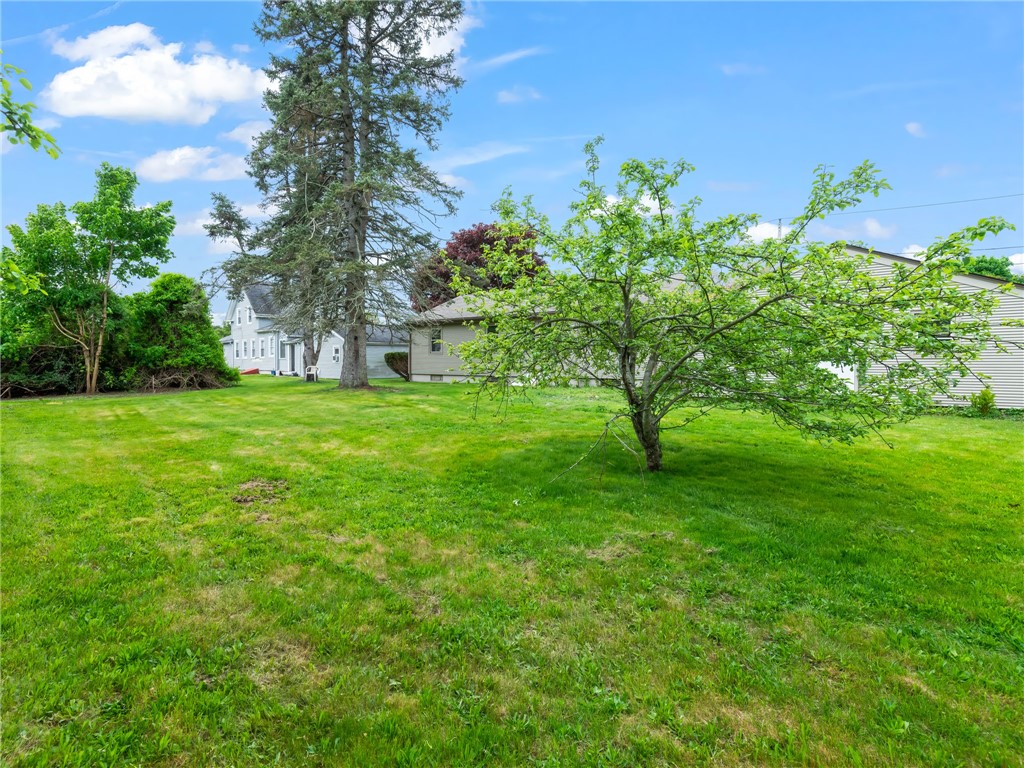 200 Glen Drive Warwick, RI 02889 - Photo 20 of 23 Large yard