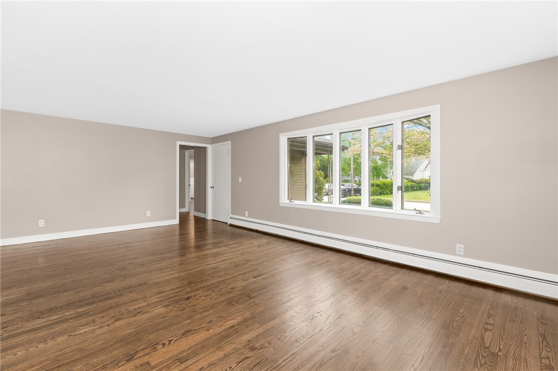 200 Glen Drive Warwick, RI 02889 - Photo 2 of 23 Front entry into living room