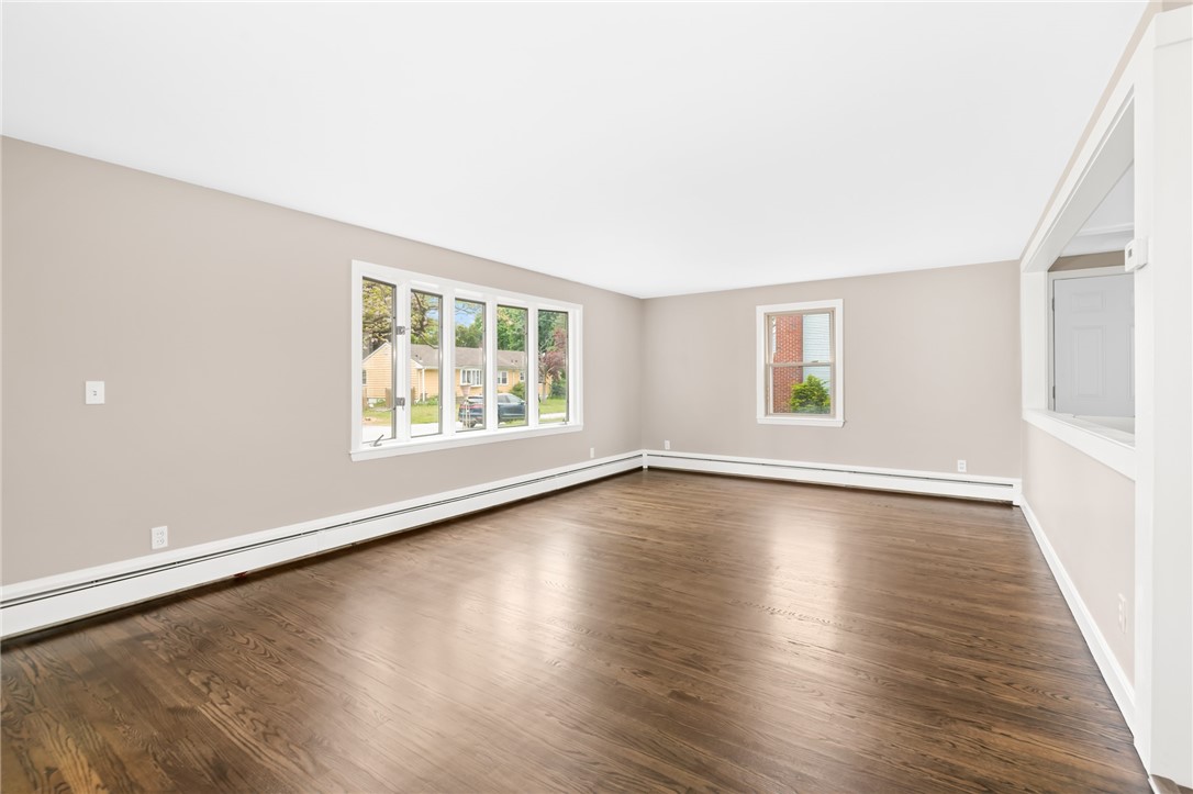 200 Glen Drive Warwick, RI 02889 - Photo 3 of 23 Spacious living room