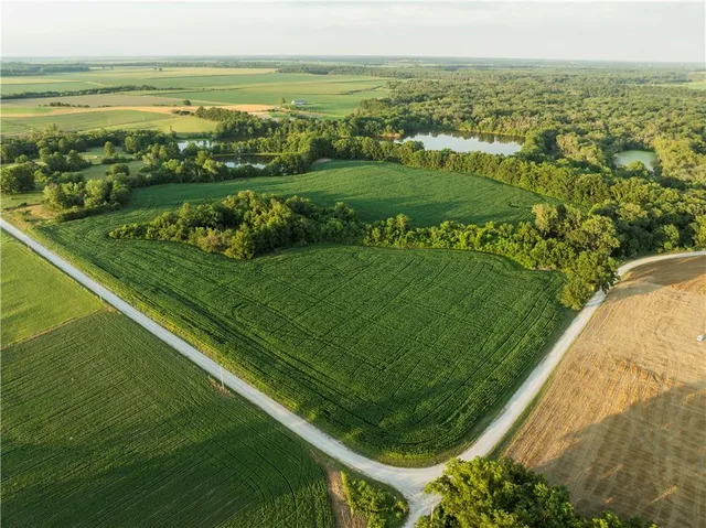 $1,100,000 | 0 Cr 371 N/a Bosworth Mo 64623 N/a, Bosworth, MO 64623