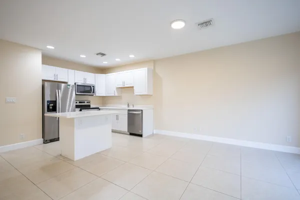 $2,900 | 12437 Westhampton Circle, Wellington, FL 33414
