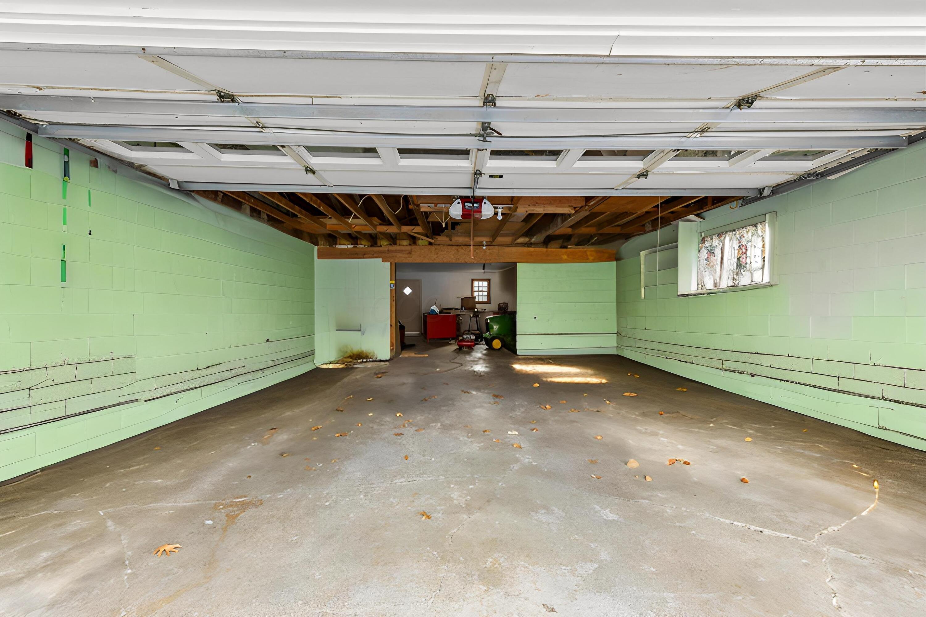 6637 Merwin Road Columbus, OH 43235 - Photo 48 of 65 garage main staged