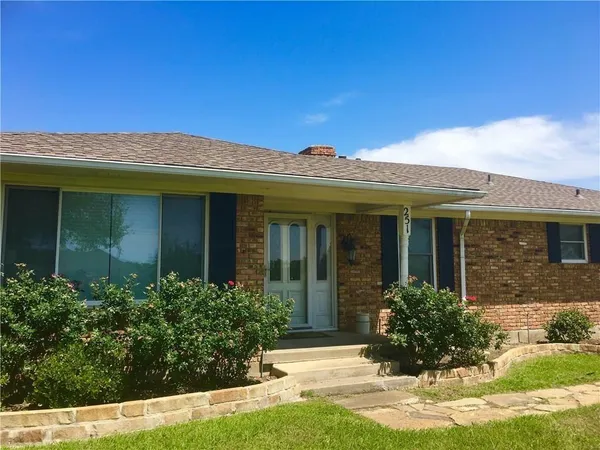 $2,200 | 251 South 2nd Street, Princeton, TX 75407
