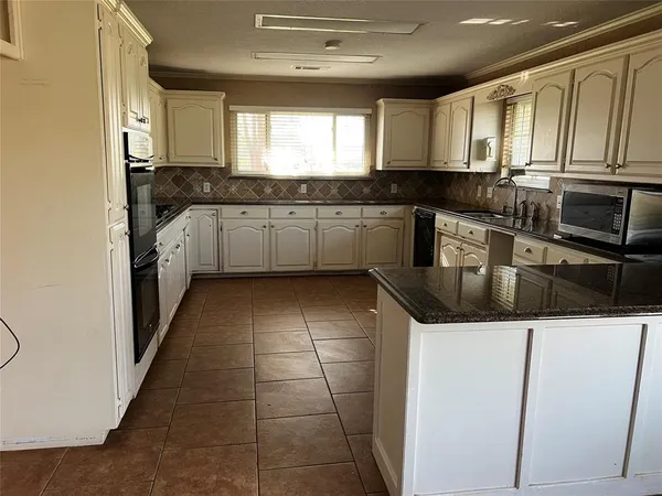 $2,200 | 251 South 2nd Street, Princeton, TX 75407