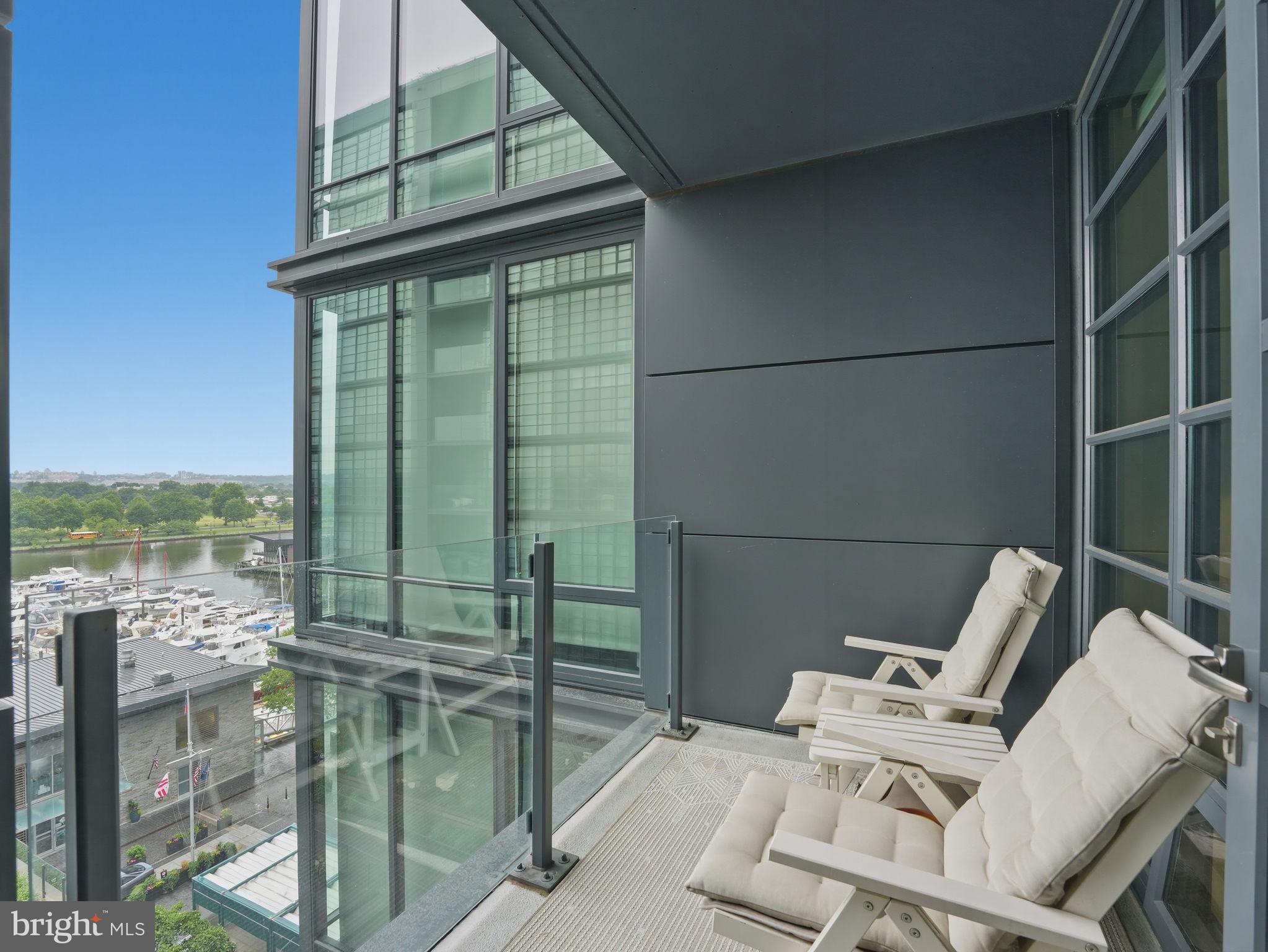 45 Sutton Square Southwest, Unit 702 Washington, DC 20024 - Photo 5 of 33