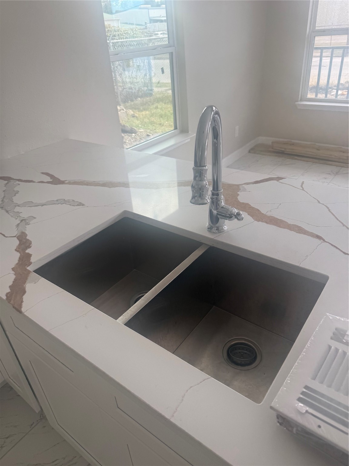 8215 La Porte Road Houston, TX 77012 - Photo 11 of 15