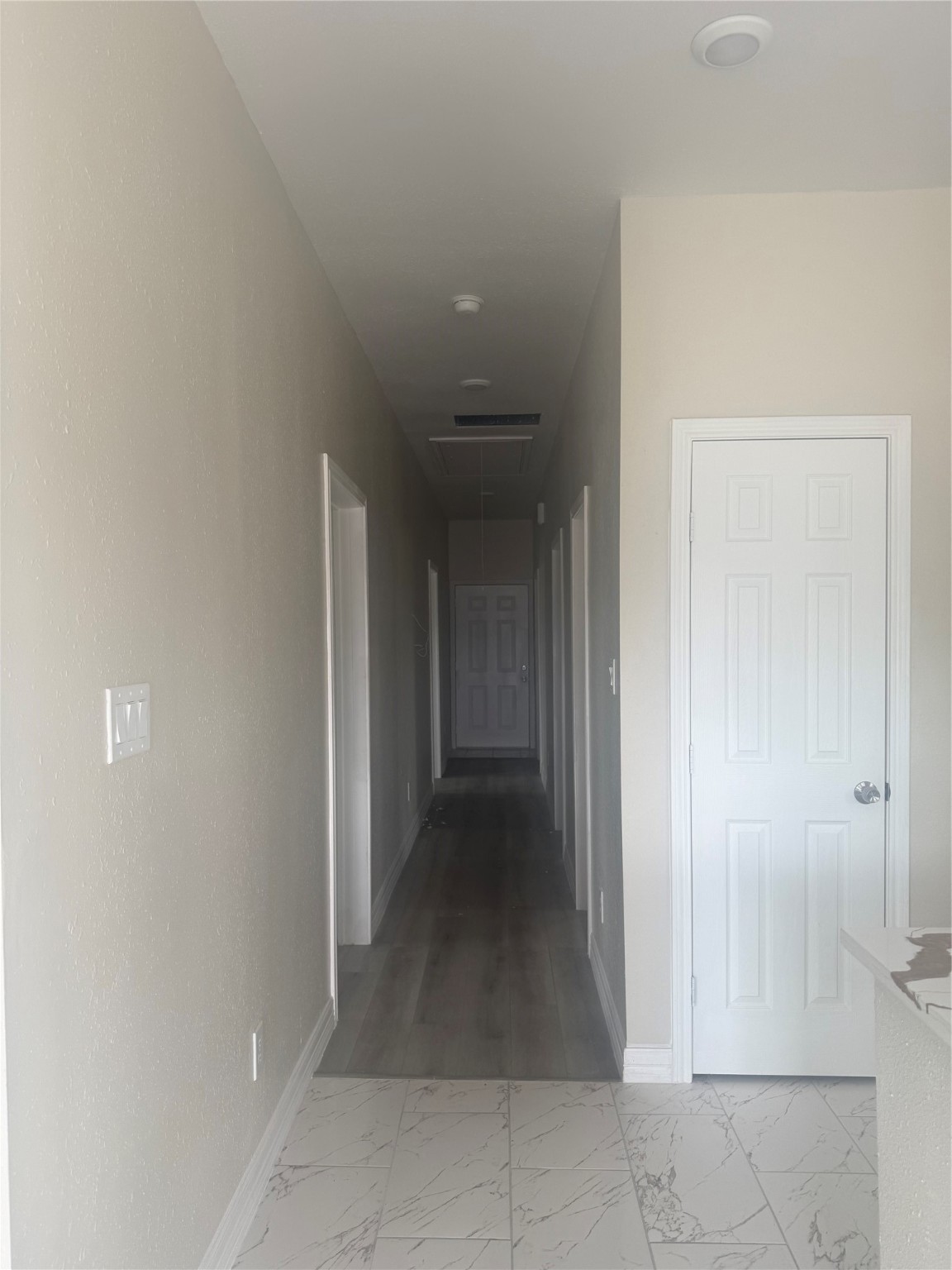 8215 La Porte Road Houston, TX 77012 - Photo 13 of 15 a view of a hallway
