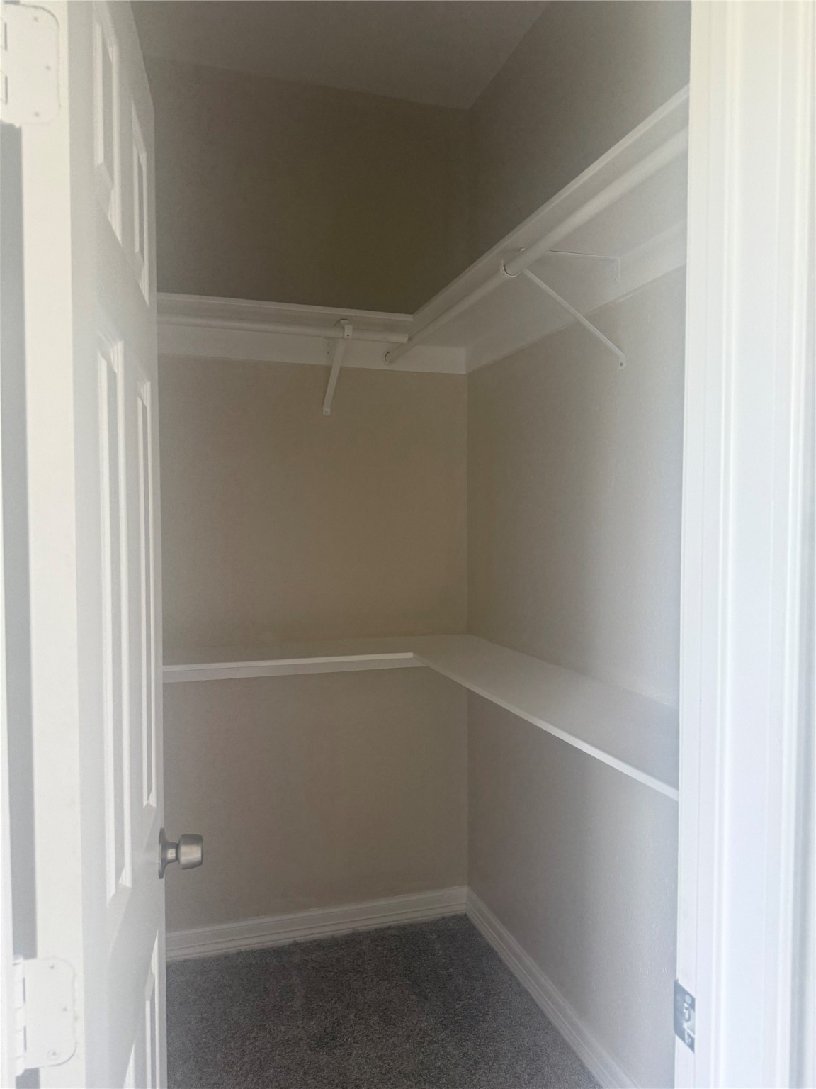 8215 La Porte Road Houston, TX 77012 - Photo 7 of 15 a view of an empty room