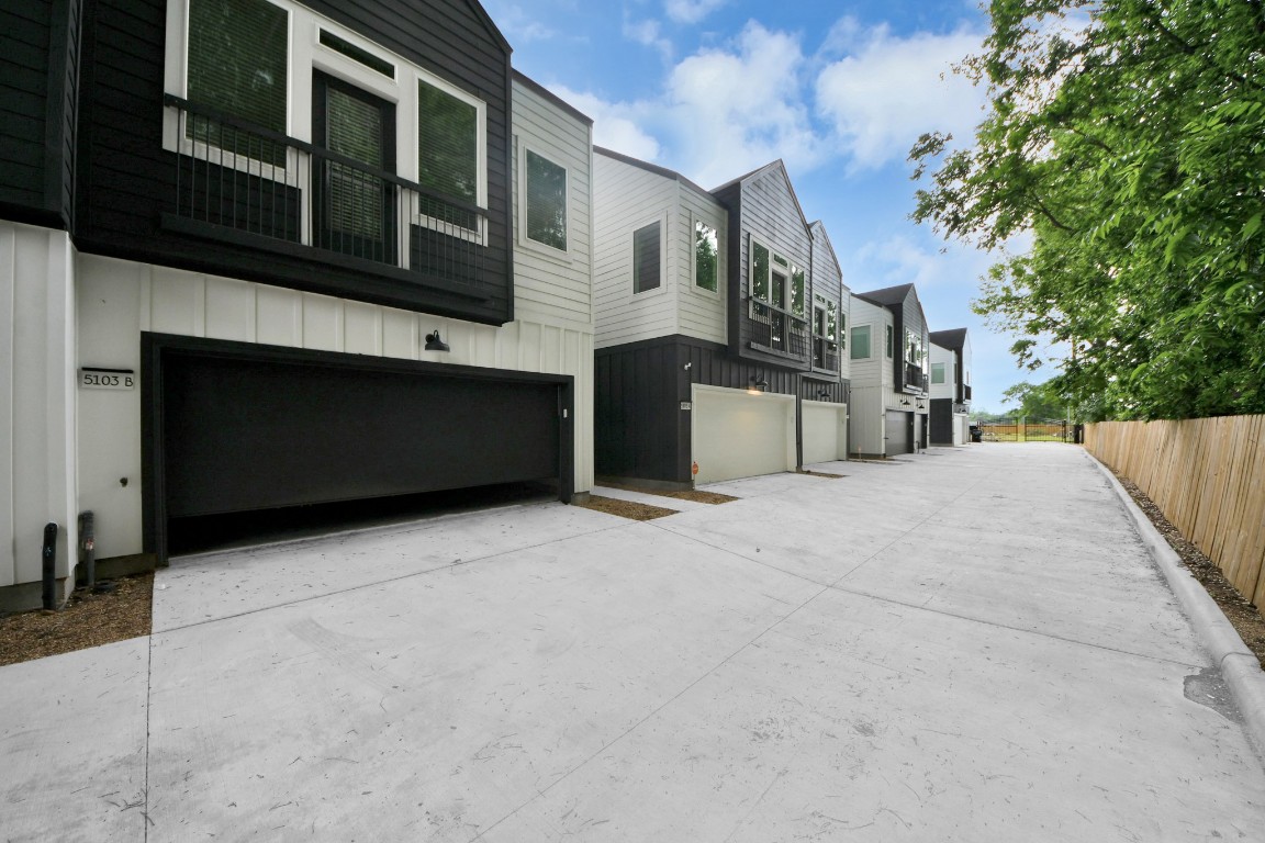 5103 Mallow Street, Unit B Houston, TX 77033 - Photo 29 of 30 a view of a house with a street