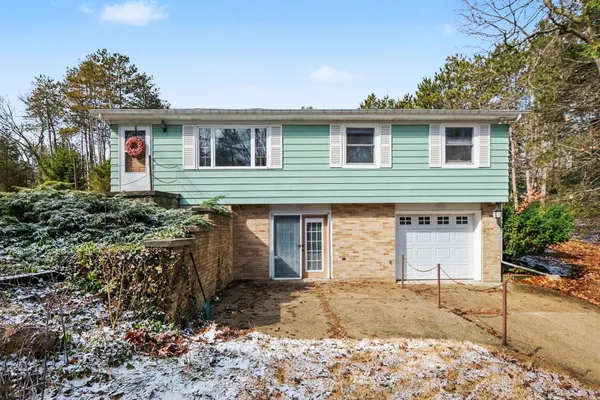 $349,900 | 7249 Chandler Drive Northeast, Belmont, MI 49306