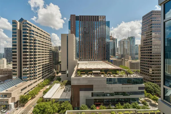 $1,899,000 | 200 Congress Avenue, Unit 15D, Austin, TX 78701