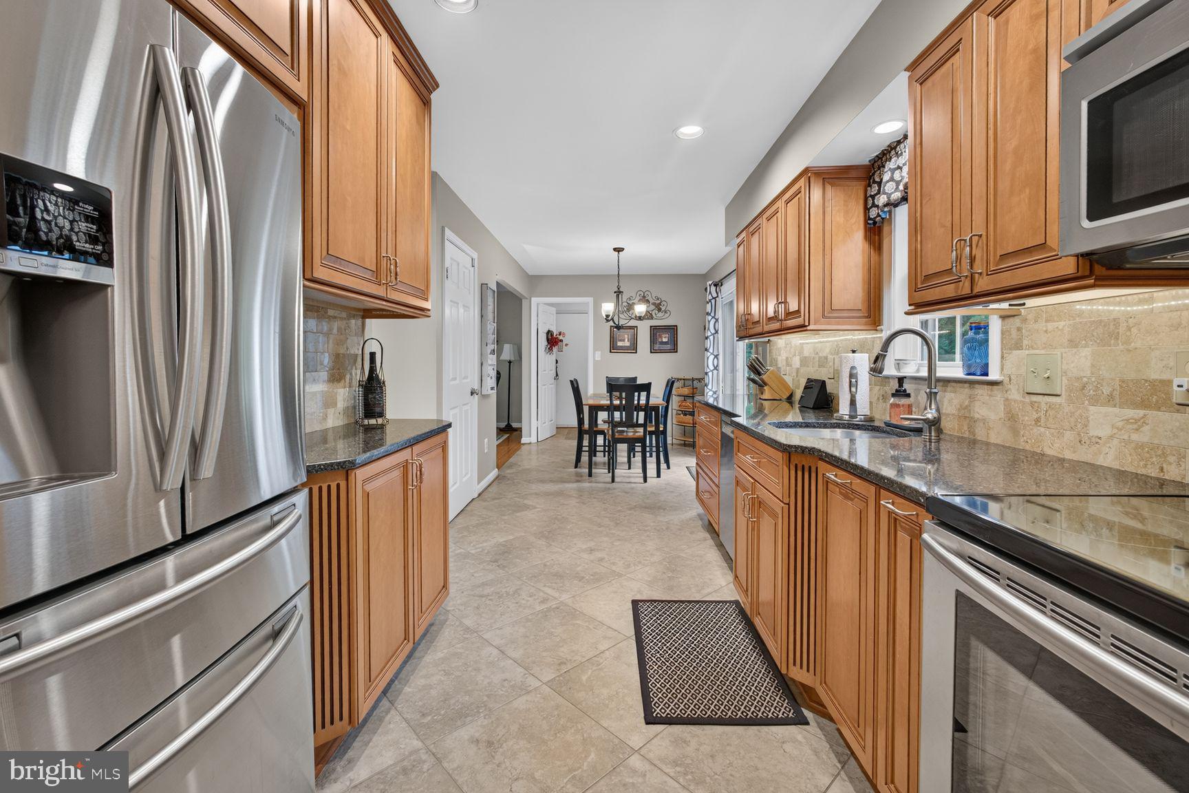 6130 Snowdens Run Road Eldersburg, MD 21784 - Photo 5 of 33 Updated Kitchen - Love the pull out trash drawer!
