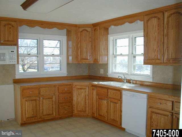 877-879 Delta Road Red Lion, PA 17356 - Photo 3 of 9 Gallery Image 3