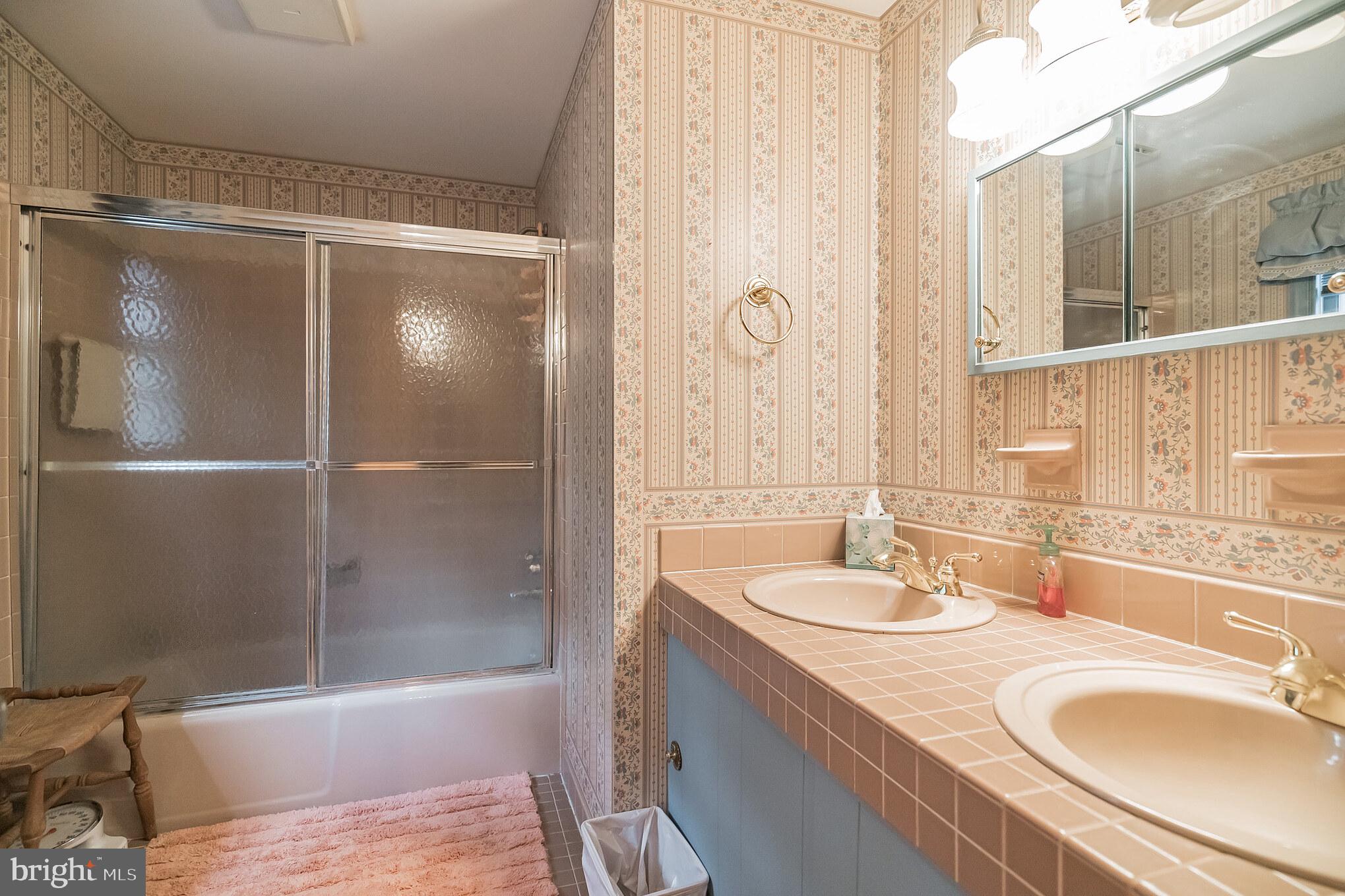 355 Saly Road Yardley, PA 19067 - Photo 19 of 30 Gallery Image 19