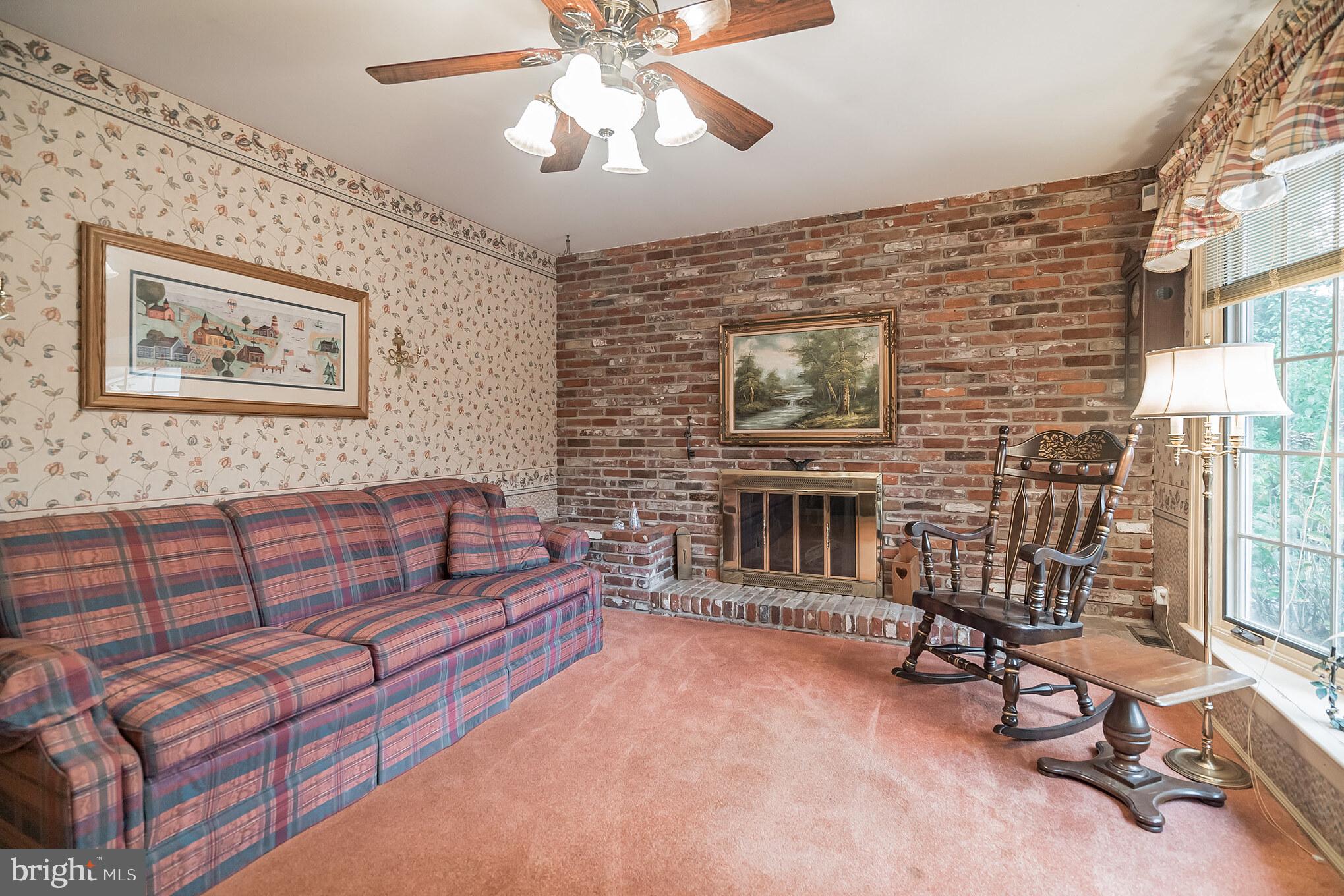 355 Saly Road Yardley, PA 19067 - Photo 6 of 30 Gallery Image 6