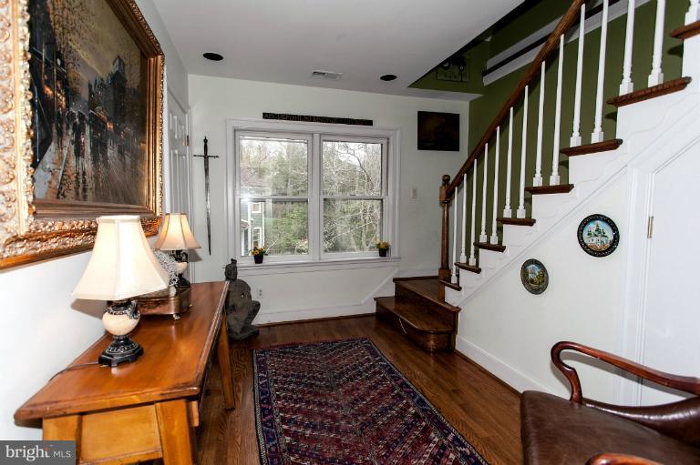 2728 Chain Bridge Road Northwest Washington, DC 20016 - Photo 2 of 24 Bedroom #3 Access