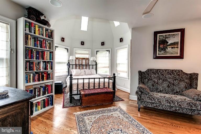 2728 Chain Bridge Road Northwest Washington, DC 20016 - Photo 16 of 24 Bedroom (Master)