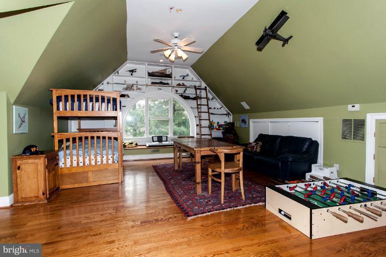 2728 Chain Bridge Road Northwest Washington, DC 20016 - Photo 18 of 24 Bedroom #3