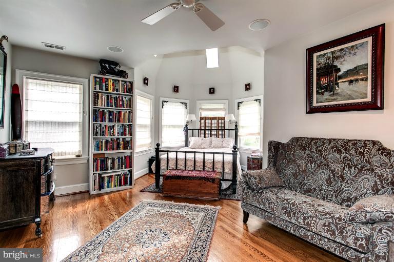 2728 Chain Bridge Road Northwest Washington, DC 20016 - Photo 4 of 24 Bedroom (Master)