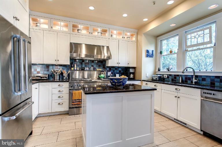 2728 Chain Bridge Road Northwest Washington, DC 20016 - Photo 8 of 24 Kitchen