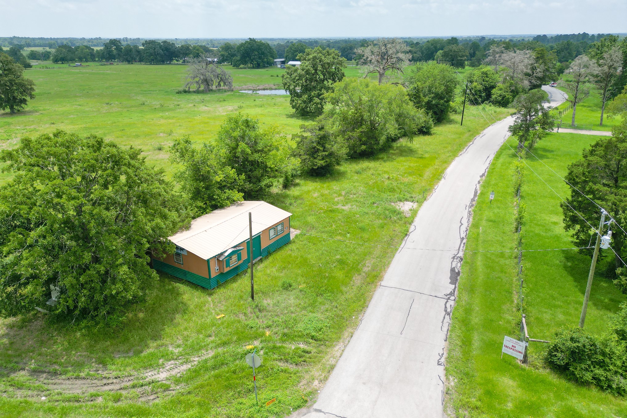 1 Plantation Road Trinity, TX 75862 - Photo 2 of 21