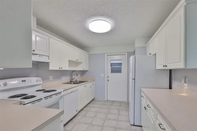 $182,000 | 1210 Eastloch Court, Sun City Center, FL 33573