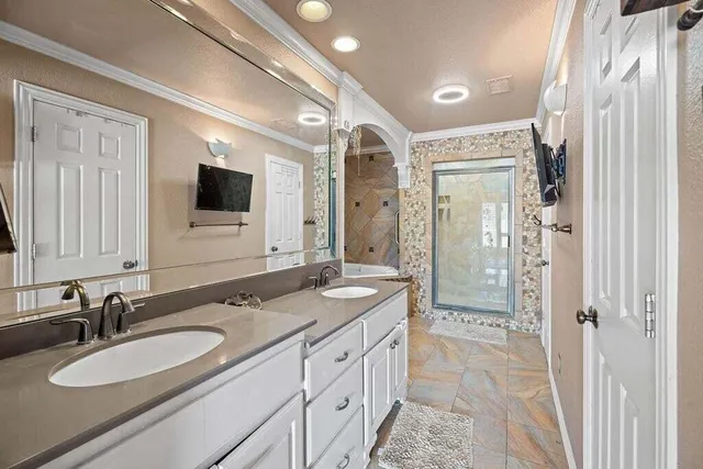 a view of a house with entertaining space