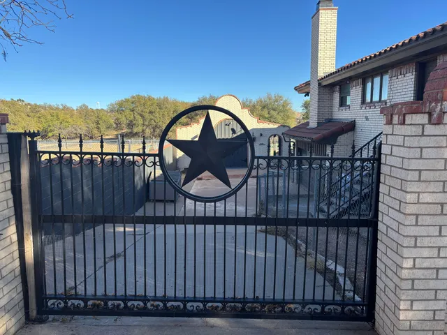 $875,000 | 98 South Lakeshore Drive, Ransom Canyon, TX 79366