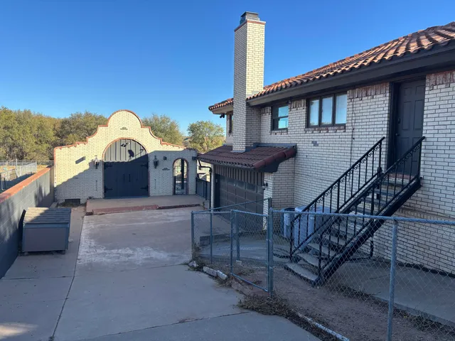 $875,000 | 98 South Lakeshore Drive, Ransom Canyon, TX 79366