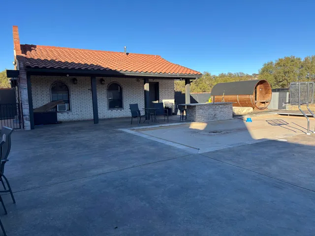 $875,000 | 98 South Lakeshore Drive, Ransom Canyon, TX 79366