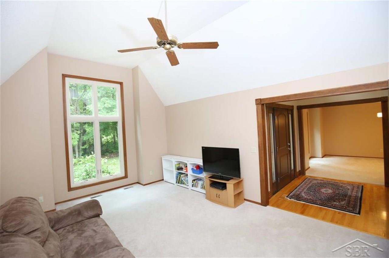 2314 North Trail Road Midland, MI 48642 - Photo 22 of 69 50017990-21.JPG