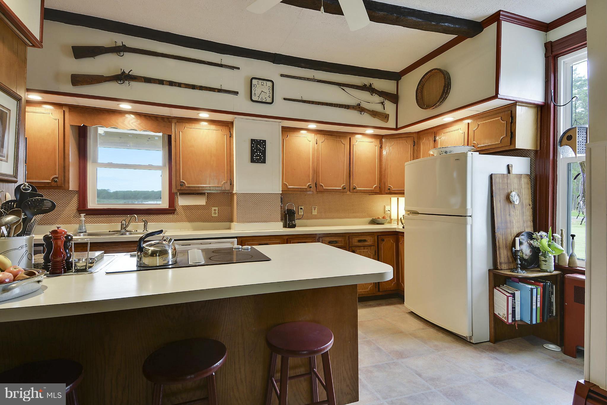 712 Hills Point Road Cambridge, MD 21613 - Photo 12 of 32 Kitchen