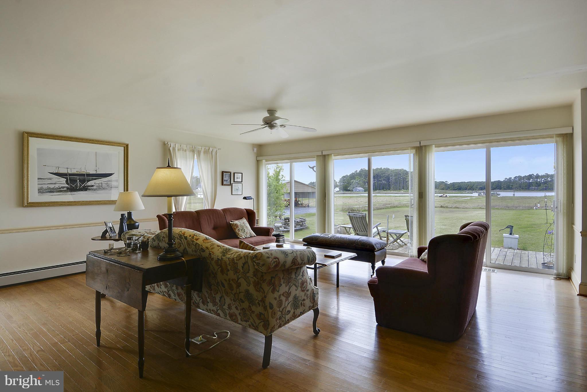 712 Hills Point Road Cambridge, MD 21613 - Photo 18 of 32 Family Room