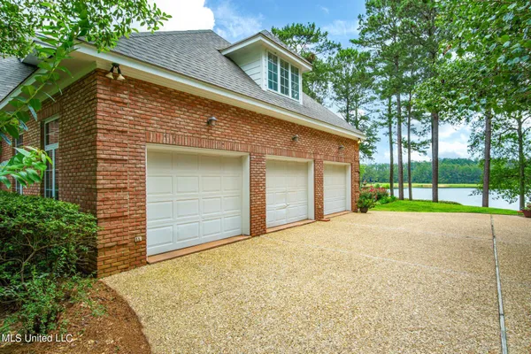 $1,350,000 | 51 Spencer Cove, Hattiesburg, MS 39402