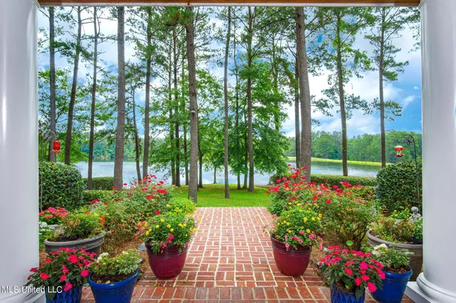 $1,350,000 | 51 Spencer Cove, Hattiesburg, MS 39402