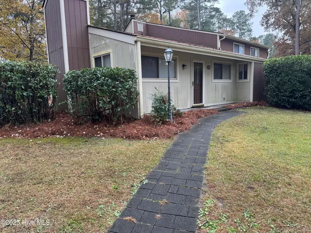 $195,000 | 82 Quarterdeck Townhouses, New Bern, NC 28562