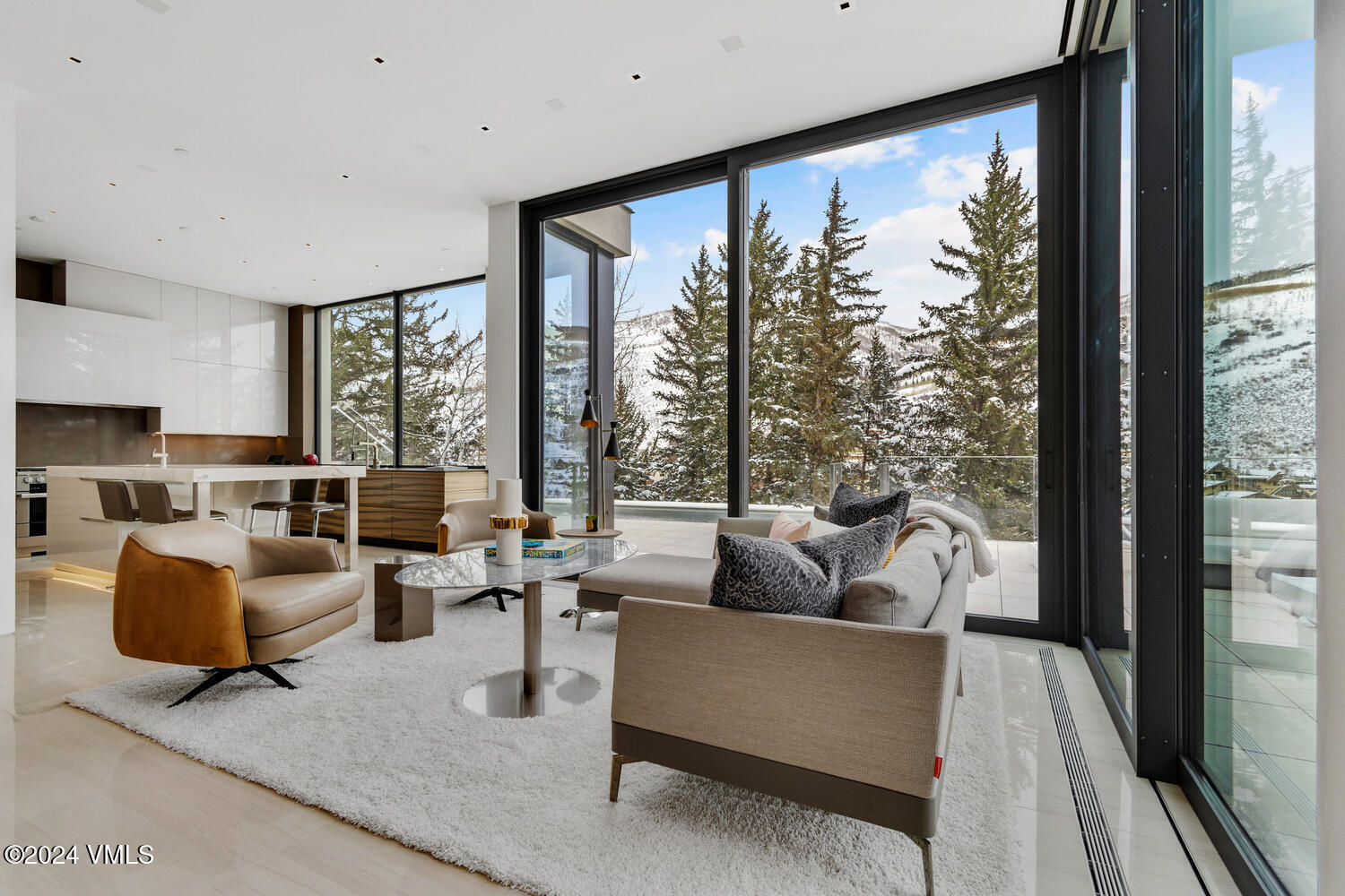 165 West Forest Road Vail, CO 81657 - Photo 18 of 56 Breakfast area