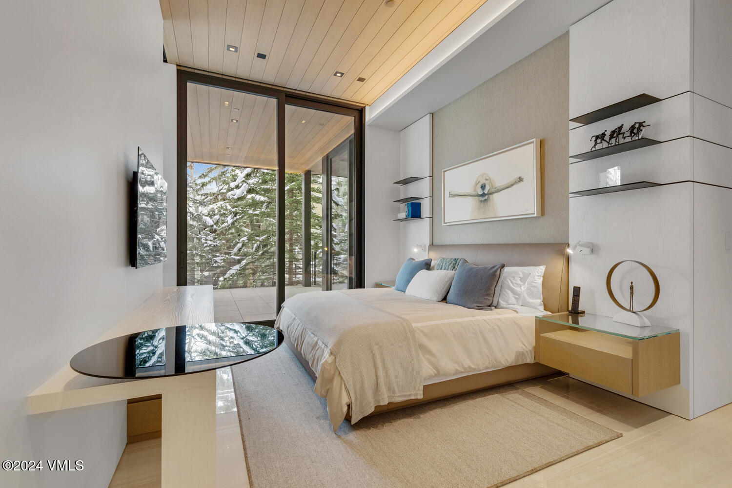 165 West Forest Road Vail, CO 81657 - Photo 35 of 56 Luxuries guest suite.