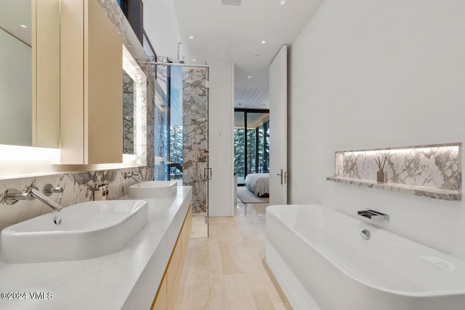 165 West Forest Road Vail, CO 81657 - Photo 39 of 56 Guest bathroom