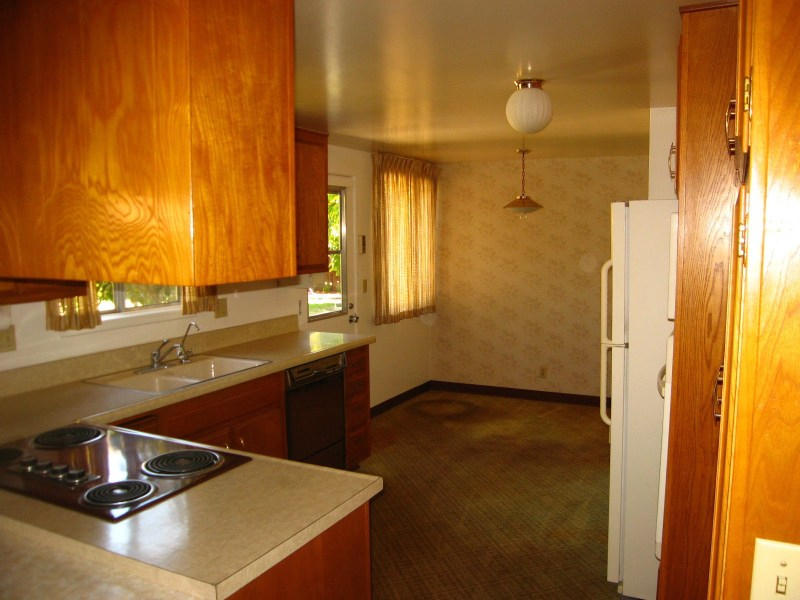 5788 Berkeley Road Goleta, CA 93117 - Photo 5 of 12 Kitchen toward Breakfast Room