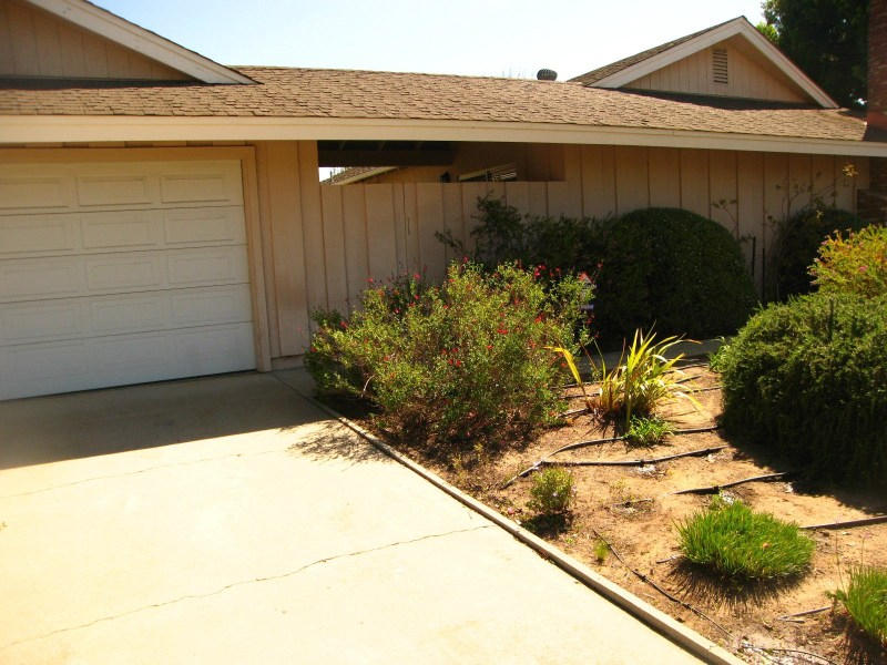 5788 Berkeley Road Goleta, CA 93117 - Photo 10 of 12 Entry Gate at Garage
