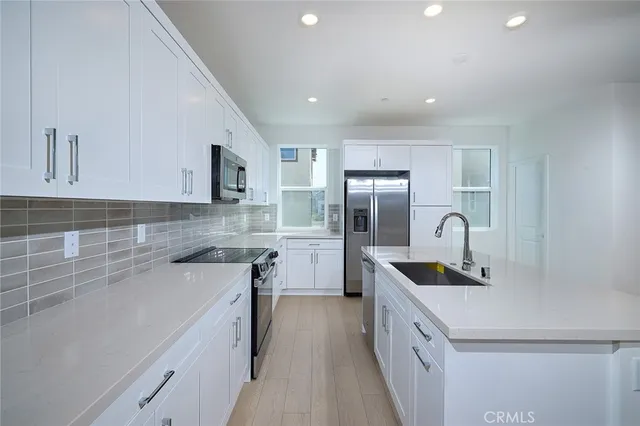 $689,990 | 6045 Fairfax Drive, Eastvale, CA 92880