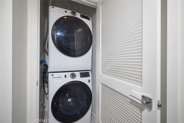 $689,990 | 6045 Fairfax Drive, Eastvale, CA 92880