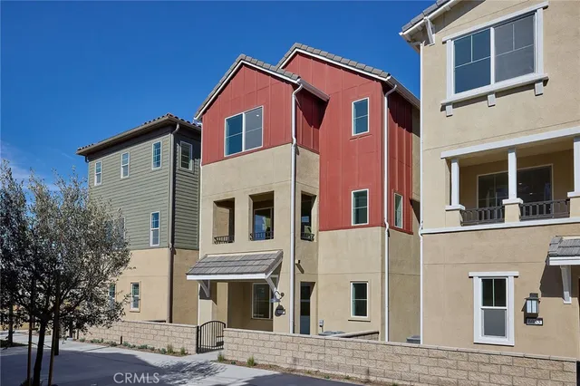 $689,990 | 6045 Fairfax Drive, Eastvale, CA 92880