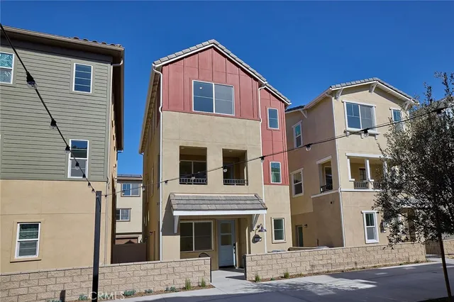 $689,990 | 6045 Fairfax Drive, Eastvale, CA 92880